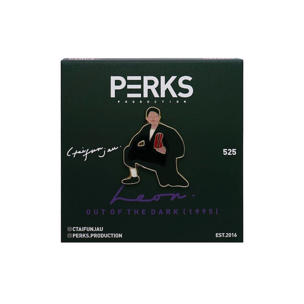 leon’s pin (Out of the Dark (1995)